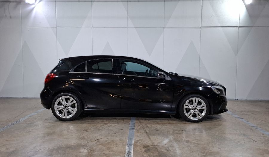 Mercedes Benz Clase A 1.6 200 URBAN DCT Hatchback 2018