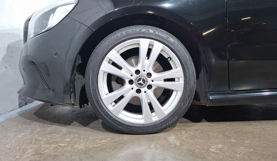 Mercedes Benz Clase A 1.6 200 URBAN DCT Hatchback 2018