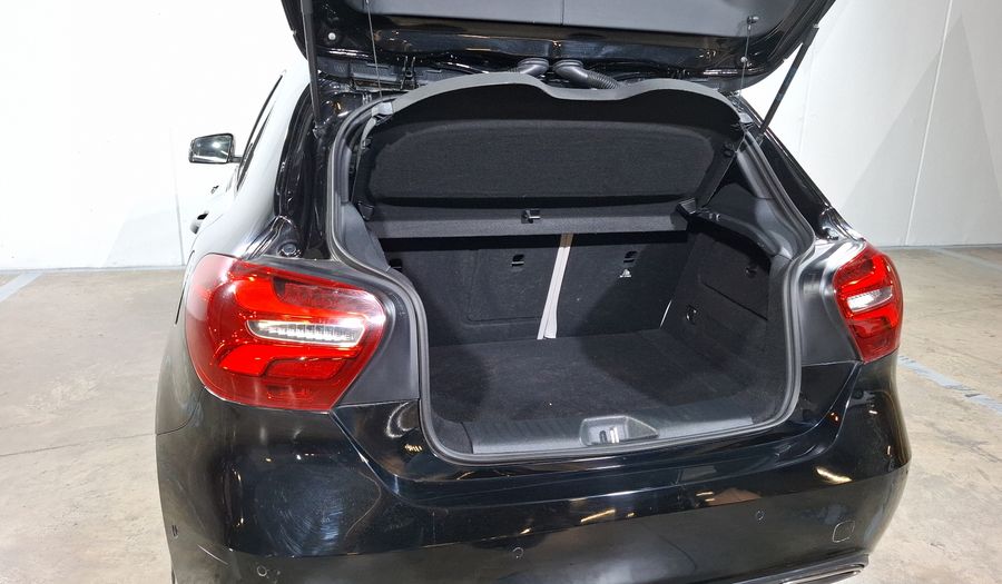 Mercedes Benz Clase A 1.6 200 URBAN DCT Hatchback 2018