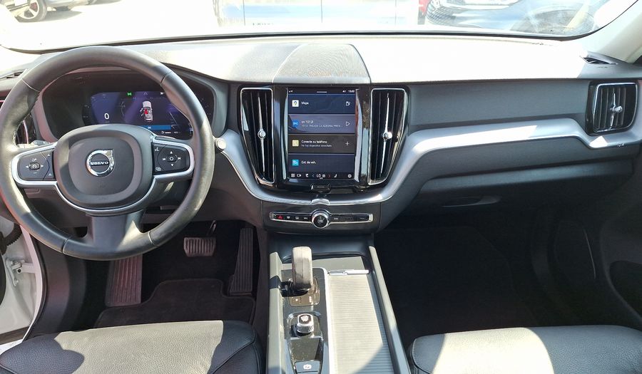 Volvo Xc60 2.0 B5 MOMENTUM AUTO 4WD Suv 2022