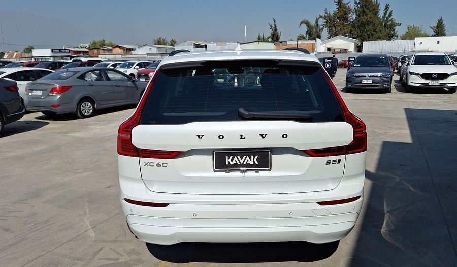 Volvo Xc60 2.0 B5 MOMENTUM AUTO 4WD Suv 2022