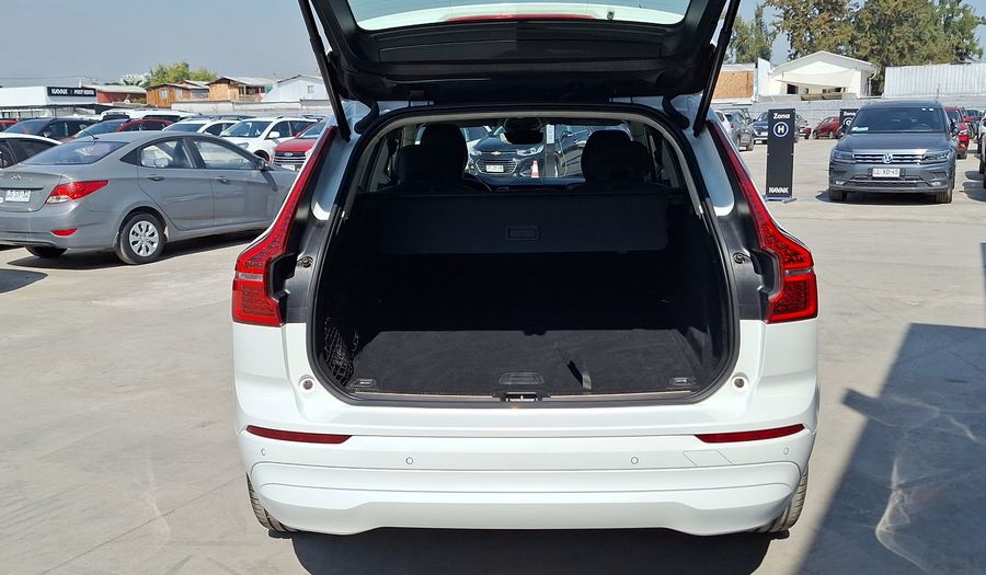 Volvo Xc60 2.0 B5 MOMENTUM AUTO 4WD Suv 2022