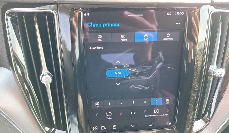 Volvo Xc60 2.0 B5 MOMENTUM AUTO 4WD Suv 2022