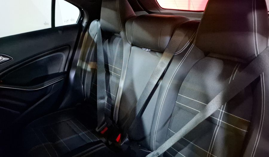 Mercedes Benz Clase A 1.6 200 URBAN Hatchback 2017