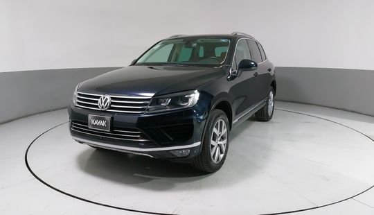 Volkswagen • Touareg