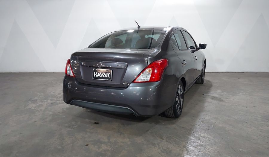 Nissan Versa 1.6 EXCLUSIVE TA AC Sedan 2016