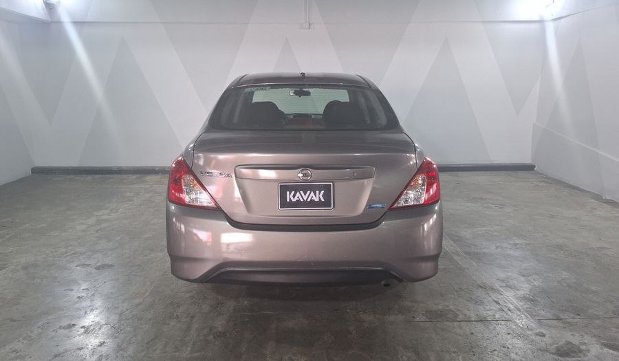 Nissan Versa 1.6 ADVANCE TM AC Sedan 2015