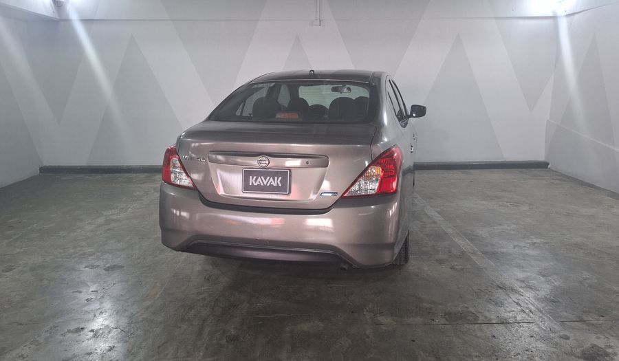 Nissan Versa 1.6 ADVANCE TM AC Sedan 2015