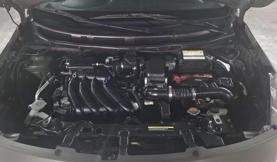 Nissan Versa 1.6 ADVANCE TM AC Sedan 2015