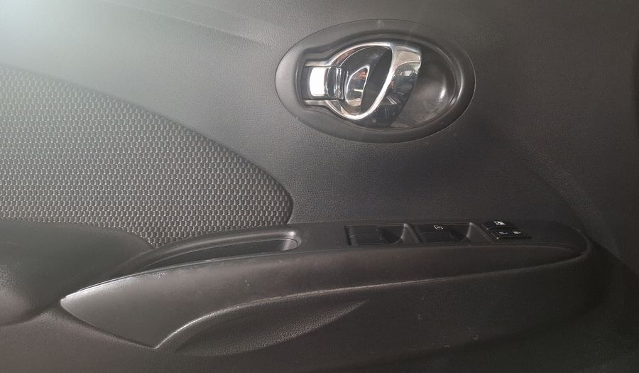 Nissan Versa 1.6 ADVANCE TM AC Sedan 2015