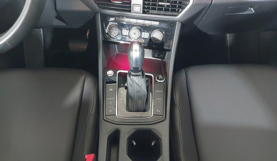 Volkswagen Jetta 250 TSI RLINE TIPTRONIC Sedan 2020