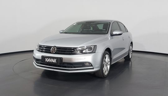 Volkswagen • Jetta