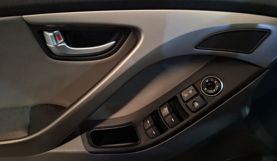 Hyundai Elantra 1.8 LIMITED TECH AT Sedan 2015
