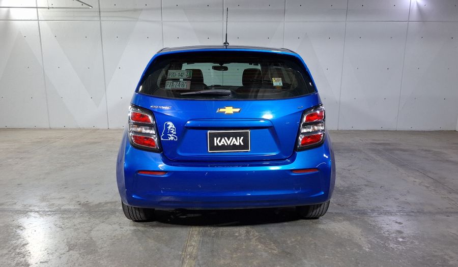 Chevrolet Sonic 1.6 MT J LT Hatchback 2017