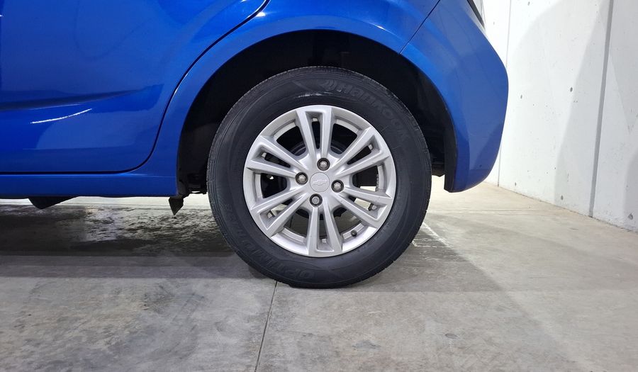 Chevrolet Sonic 1.6 MT J LT Hatchback 2017