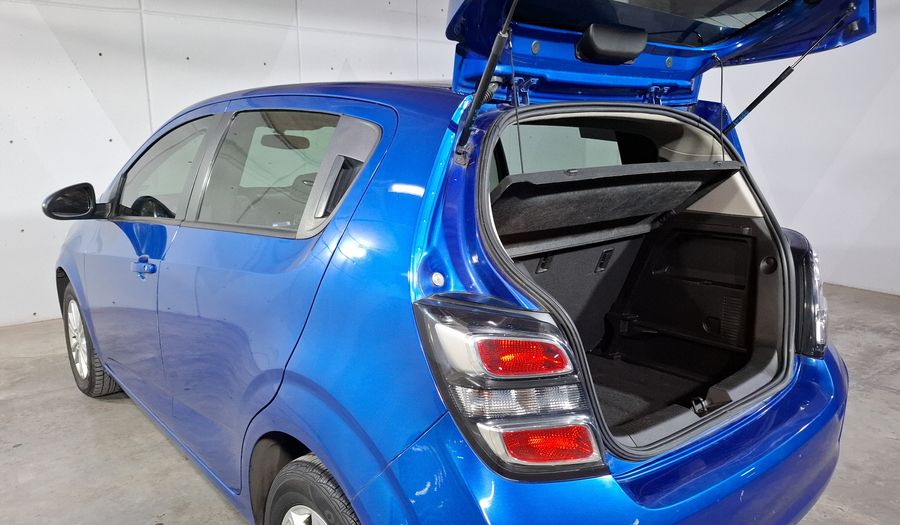 Chevrolet Sonic 1.6 MT J LT Hatchback 2017