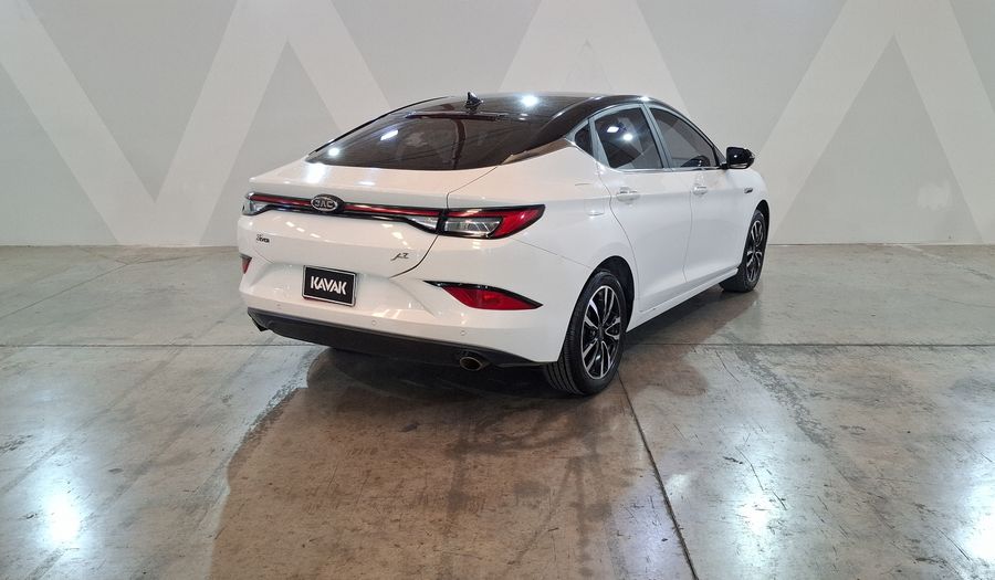 Jac J7 1.5 QUANTUM CVT Hatchback 2022