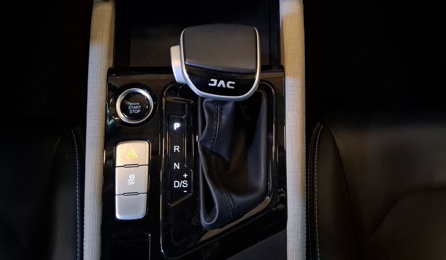 Jac J7 1.5 QUANTUM CVT Hatchback 2022