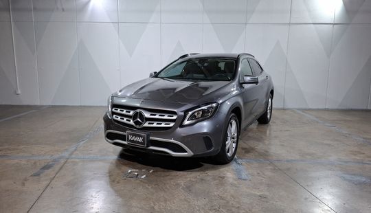 Mercedes Benz • Clase GLA