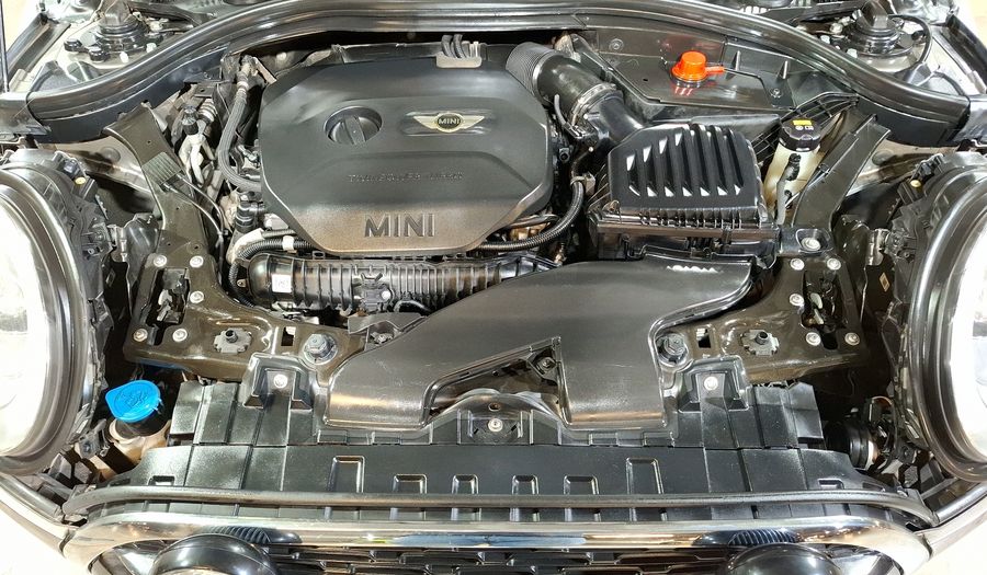 Mini Clubman 2.0 COOPER S CLUBMAN HOT CHILI AT Wagon 2017
