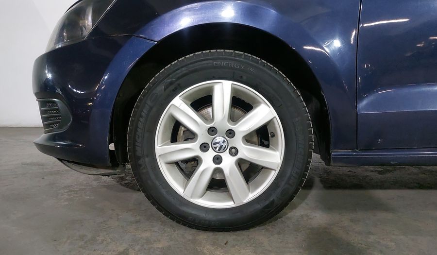 Volkswagen Vento 1.6 ACTIVE MT Sedan 2015