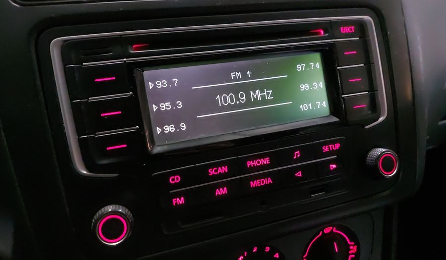 Volkswagen Vento 1.6 ACTIVE MT Sedan 2015