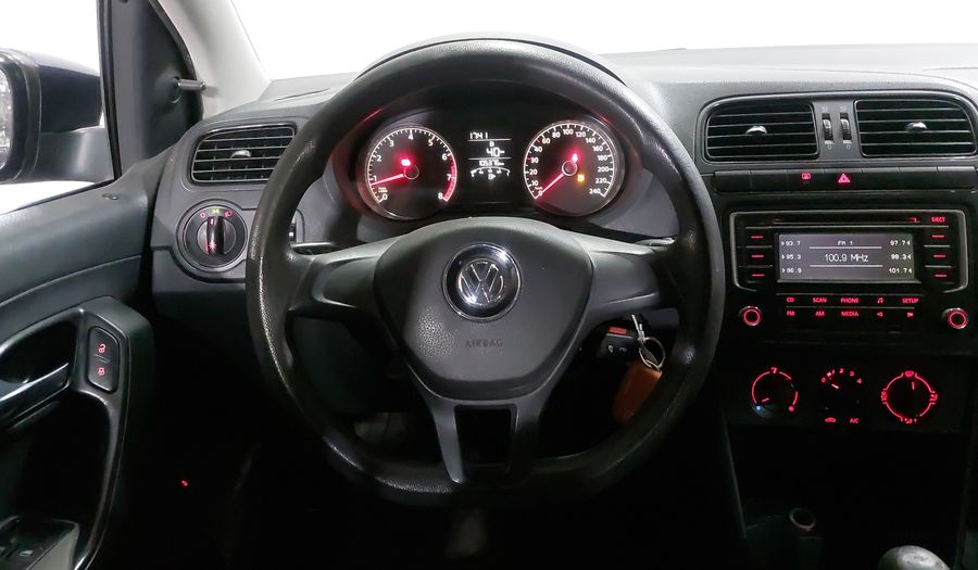 Volkswagen Vento 1.6 ACTIVE MT Sedan 2015