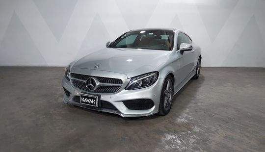 Mercedes Benz • Clase C