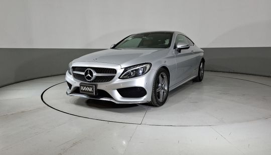 Mercedes Benz • Clase C
