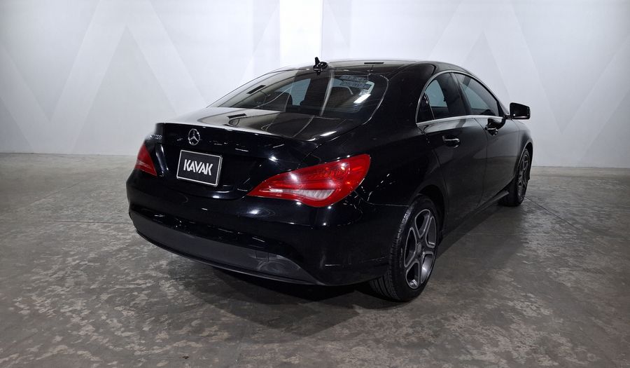 Mercedes Benz Clase Cla 1.6 CLA 200 CGI SPORT AT Coupe 2016
