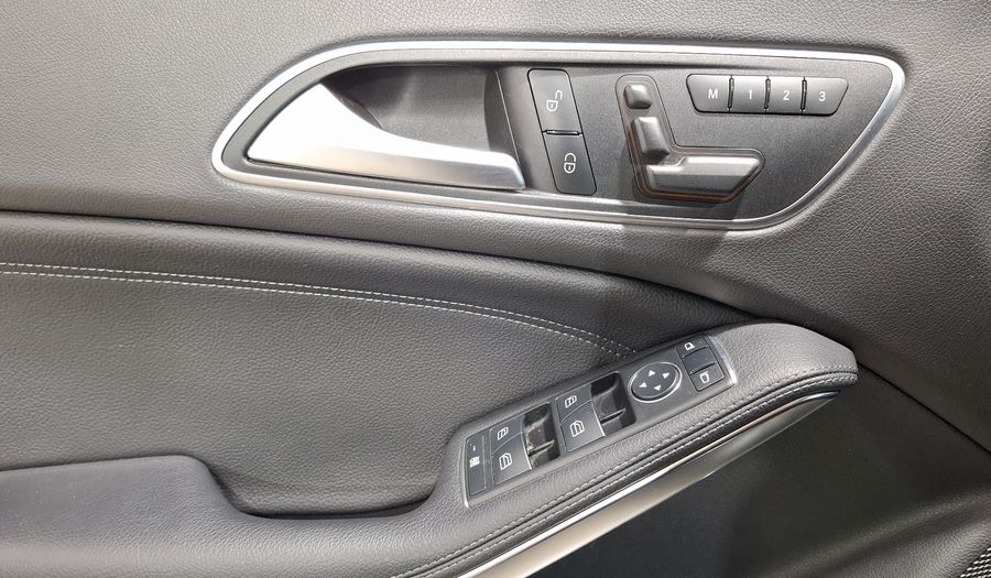 Mercedes Benz Clase Cla 1.6 CLA 200 CGI SPORT AT Coupe 2016
