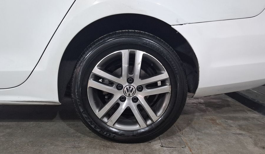 Volkswagen Jetta 2.5 TRENDLINE TIPTRONIC Sedan 2015
