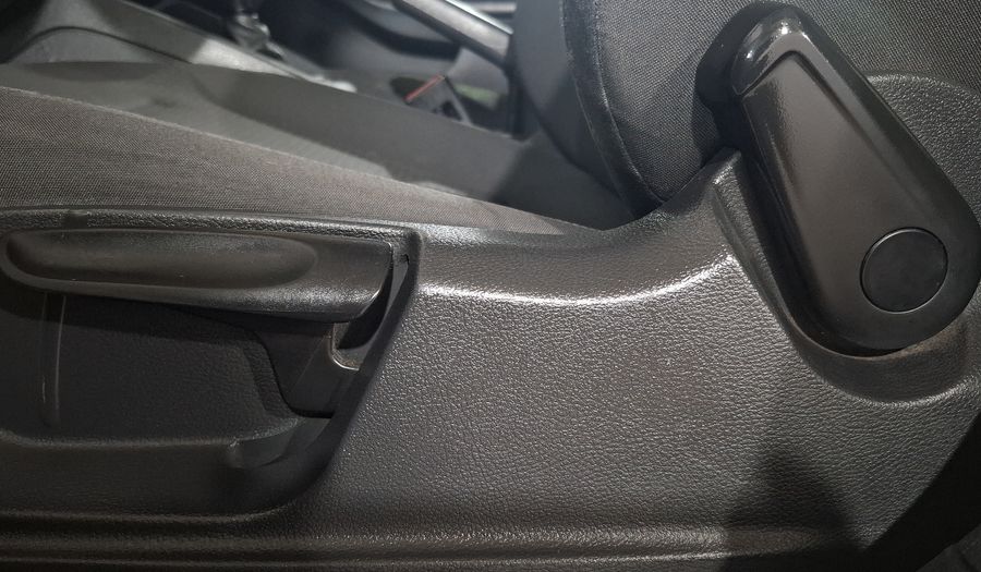 Volkswagen Jetta 2.5 TRENDLINE TIPTRONIC Sedan 2015