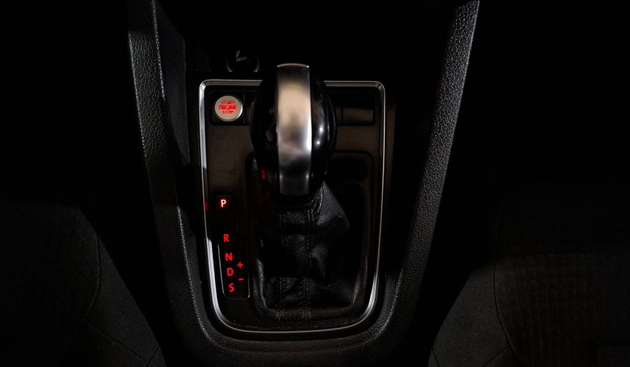 Volkswagen Jetta 2.5 TRENDLINE TIPTRONIC Sedan 2015