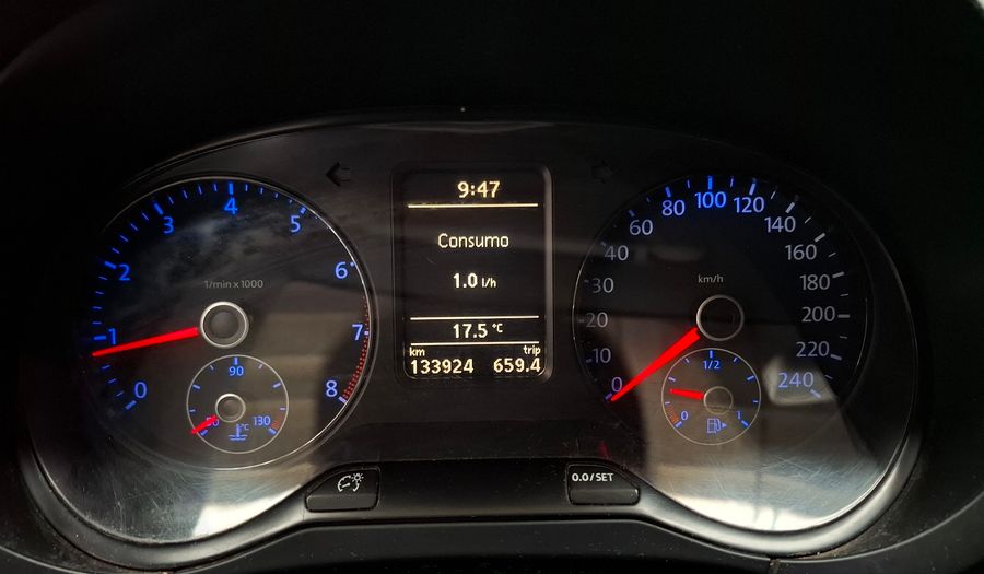 Volkswagen Suran 1.6 COMFORTLINE MT Minivan 2011