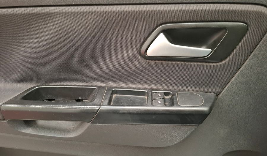 Volkswagen Suran 1.6 COMFORTLINE MT Minivan 2011