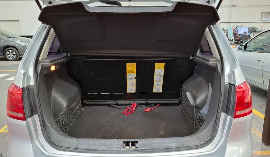 Volkswagen Suran 1.6 COMFORTLINE MT Minivan 2011