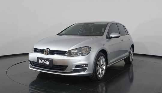 Volkswagen • Golf