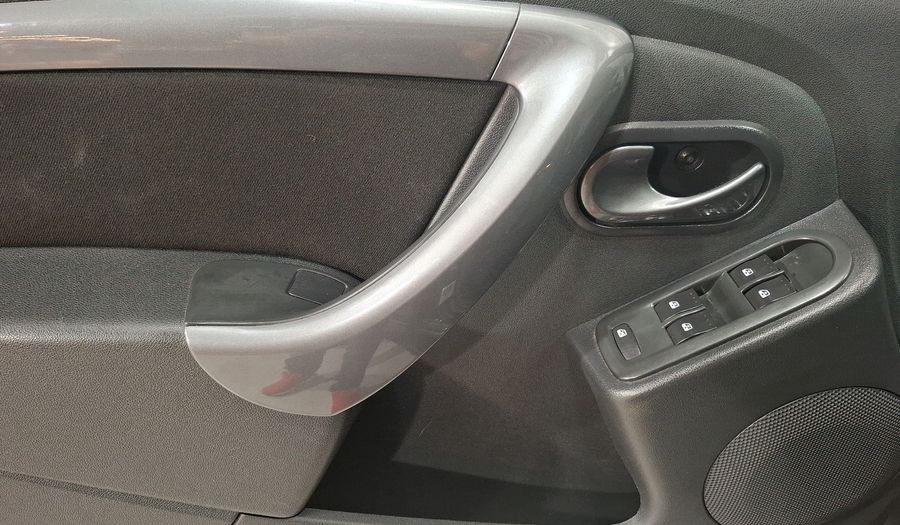 Renault Duster 2.0 DYNAMIQUE MEDIA NAV MT Suv 2015