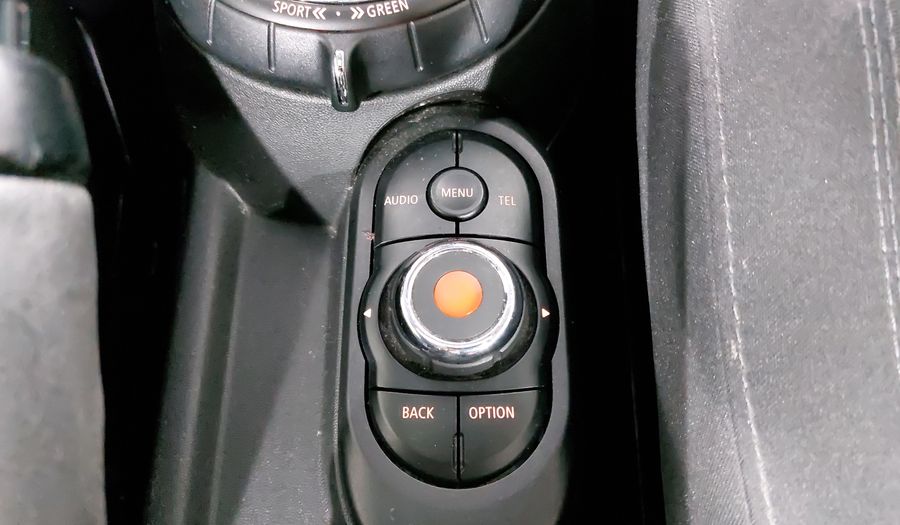 Mini Cooper 1.5 COOPER CHILI AT Hatchback 2017