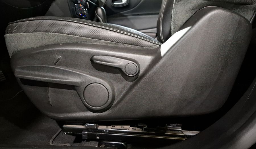 Jeep Renegade 1.3 LATITUDE AUTO Suv 2023