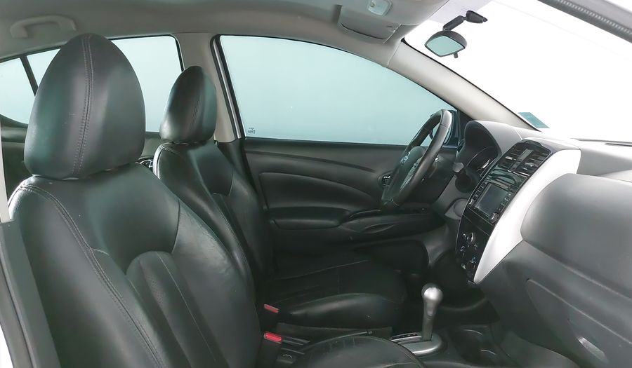Nissan Versa 1.6 EXCLUSIVE TA AC Sedan 2016