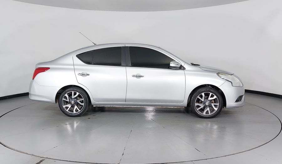 Nissan Versa 1.6 EXCLUSIVE TA AC Sedan 2016