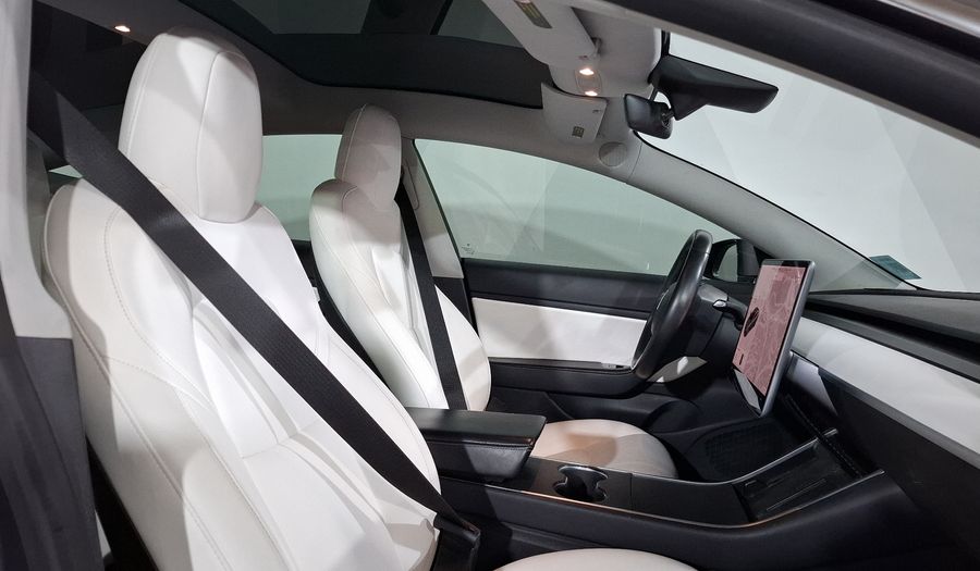 Tesla Model 3 STANDARD RANGE PLUS Sedan 2019