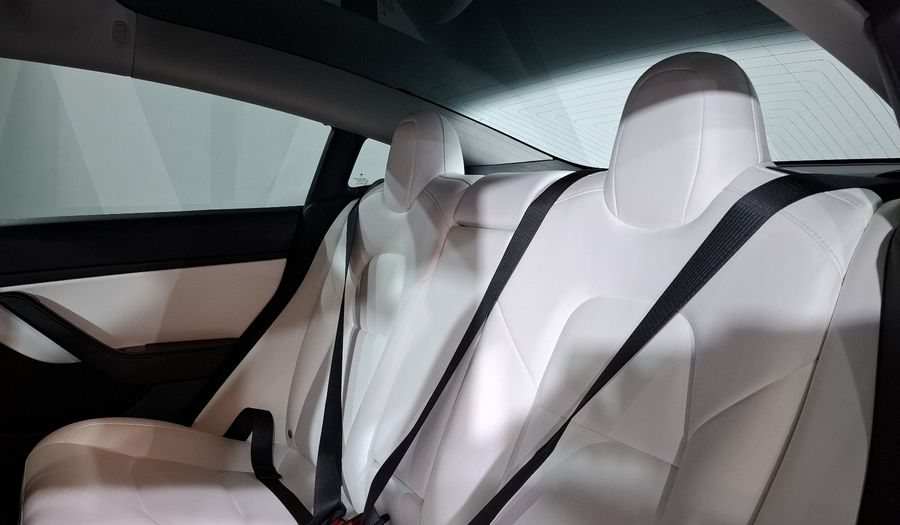 Tesla Model 3 STANDARD RANGE PLUS Sedan 2019