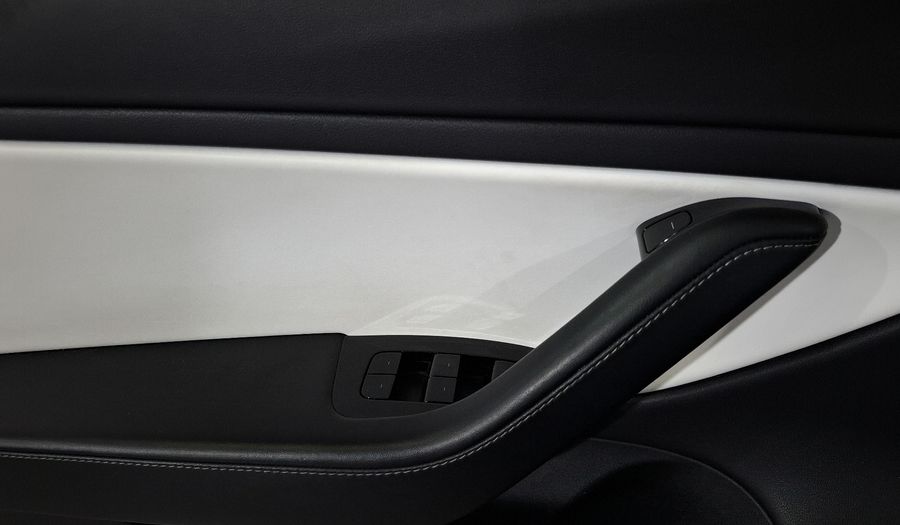 Tesla Model 3 STANDARD RANGE PLUS Sedan 2019