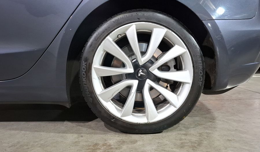 Tesla Model 3 STANDARD RANGE PLUS Sedan 2019