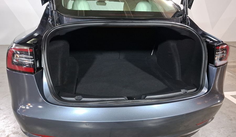 Tesla Model 3 STANDARD RANGE PLUS Sedan 2019
