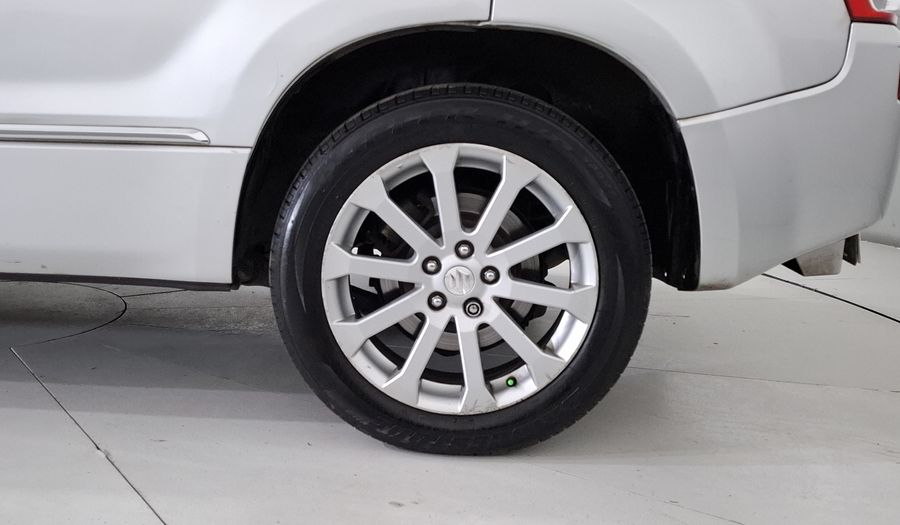 Suzuki Grand Vitara 2.4 L4 GLS AT Suv 2013
