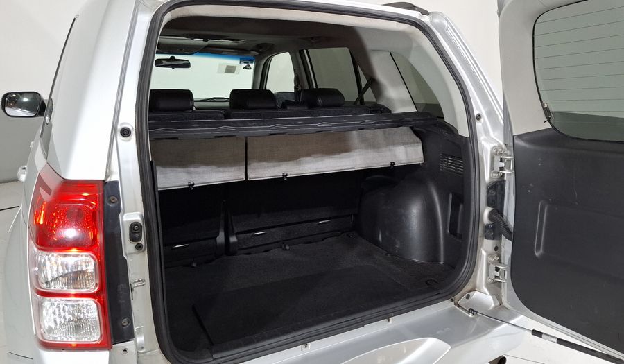 Suzuki Grand Vitara 2.4 L4 GLS AT Suv 2013